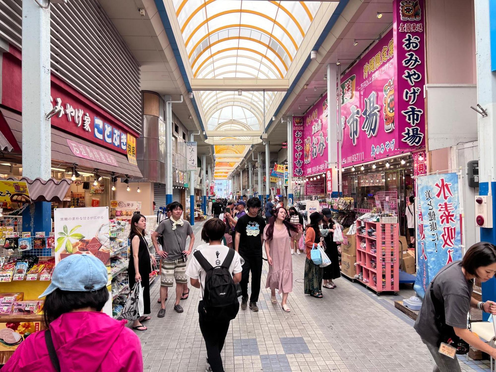 石垣島グループの宿 2216 にじいろ ユーグレナモール内 Ishigaki  Exteriér fotografie